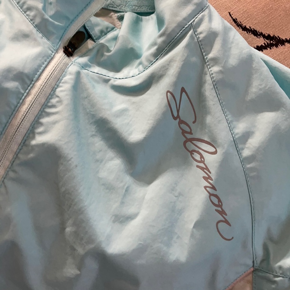 Light weight Salomon apple running jacket